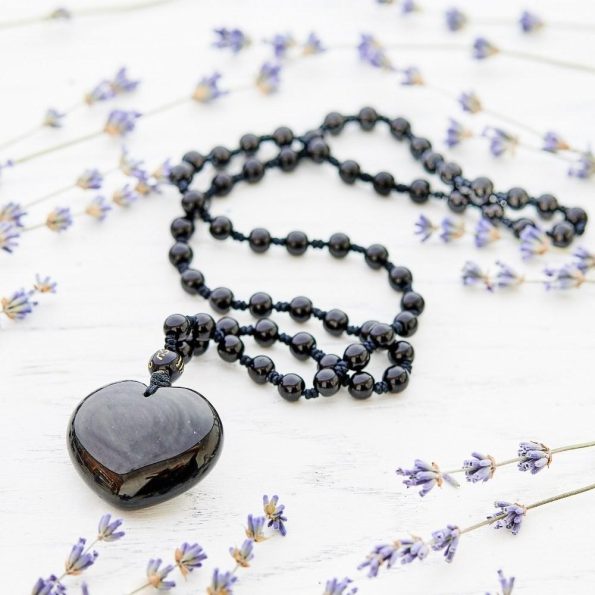 Pendentif collier en pierre en forme de coeur en obsidienne