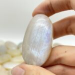 67-pieces-high-quality-small-blue-moonstone-palm-210786